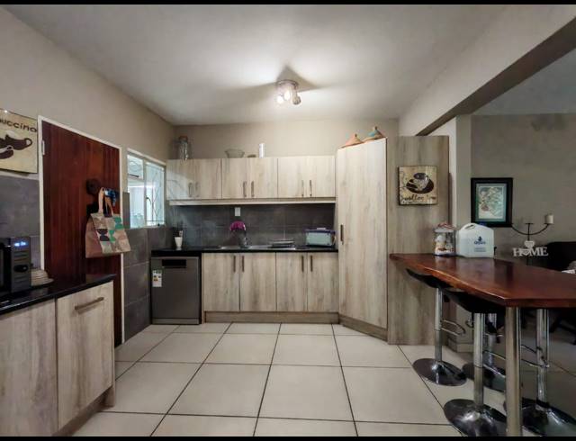 3 BEDROOM TOWNHOUSE FOR SALE IN THREE RIVERS PROPER